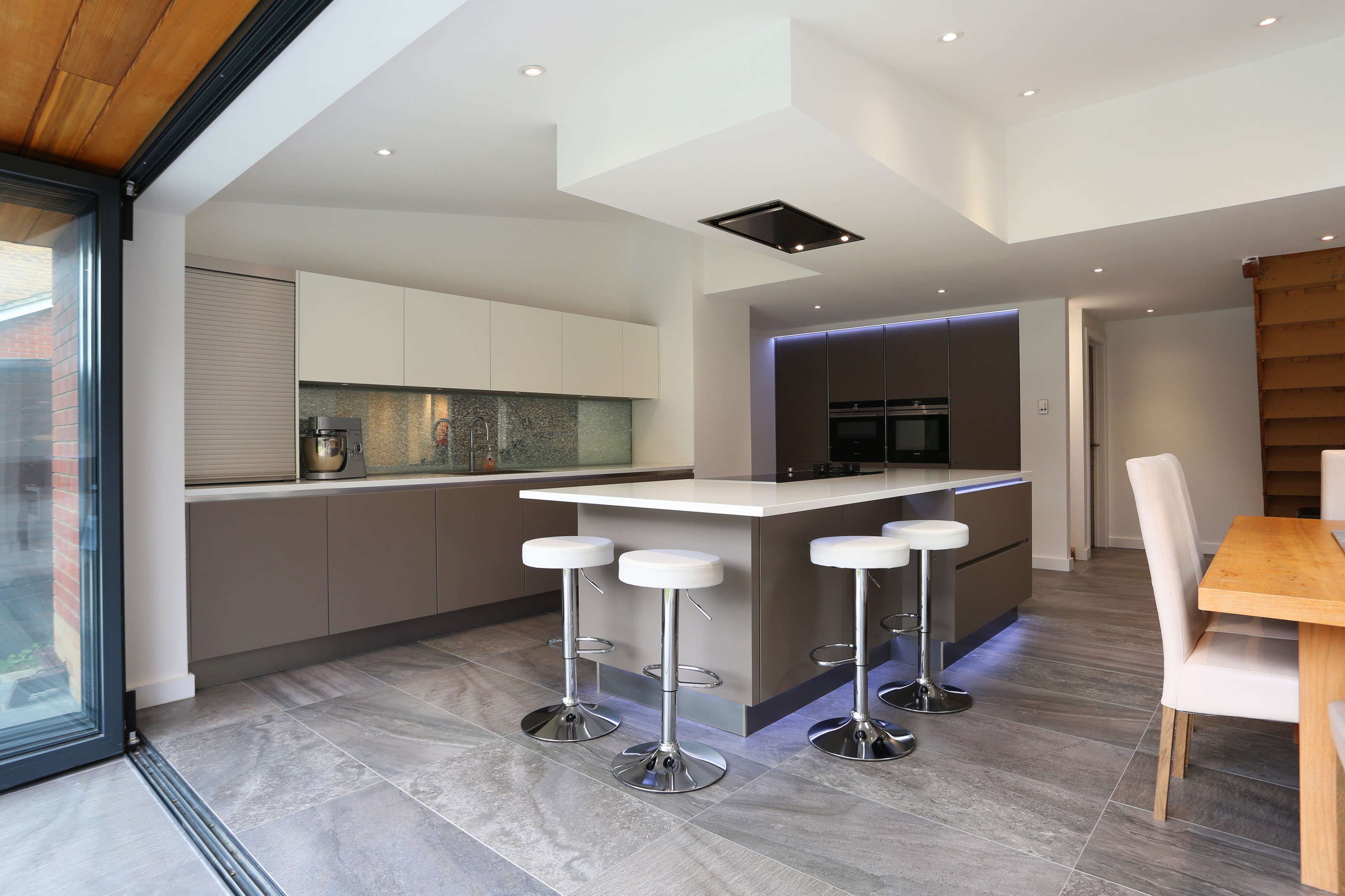 Cracked Glass Splashback