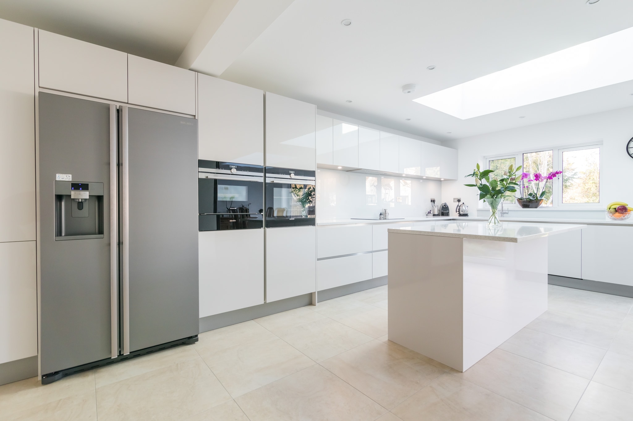 Nobilia Modern White Gloss Kitchen With Island