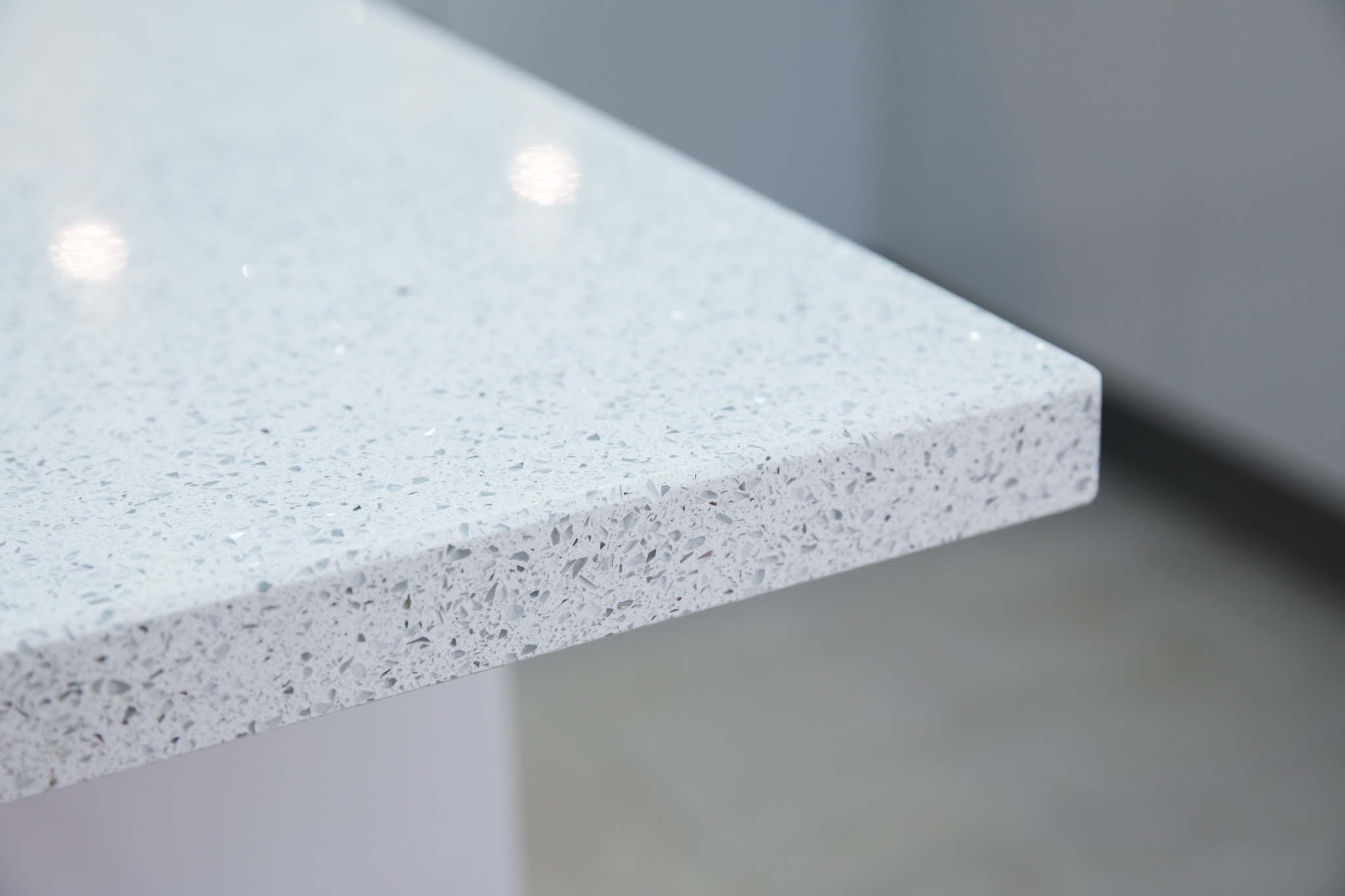 Stormer Matt White Mustard Handleless Kitchen 1 | Ligneous Kitchens, Surrey